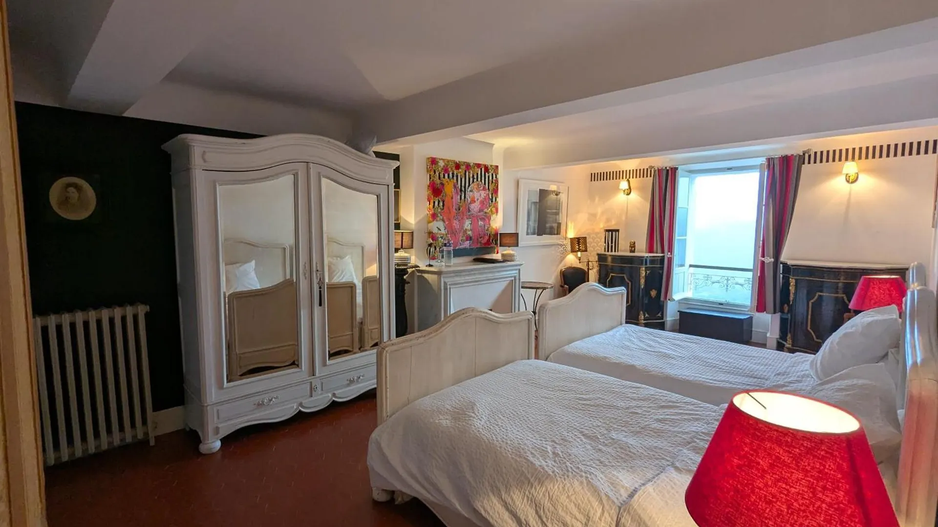 Les Chapeliers Bed & Breakfast Claviers 3*,  France
