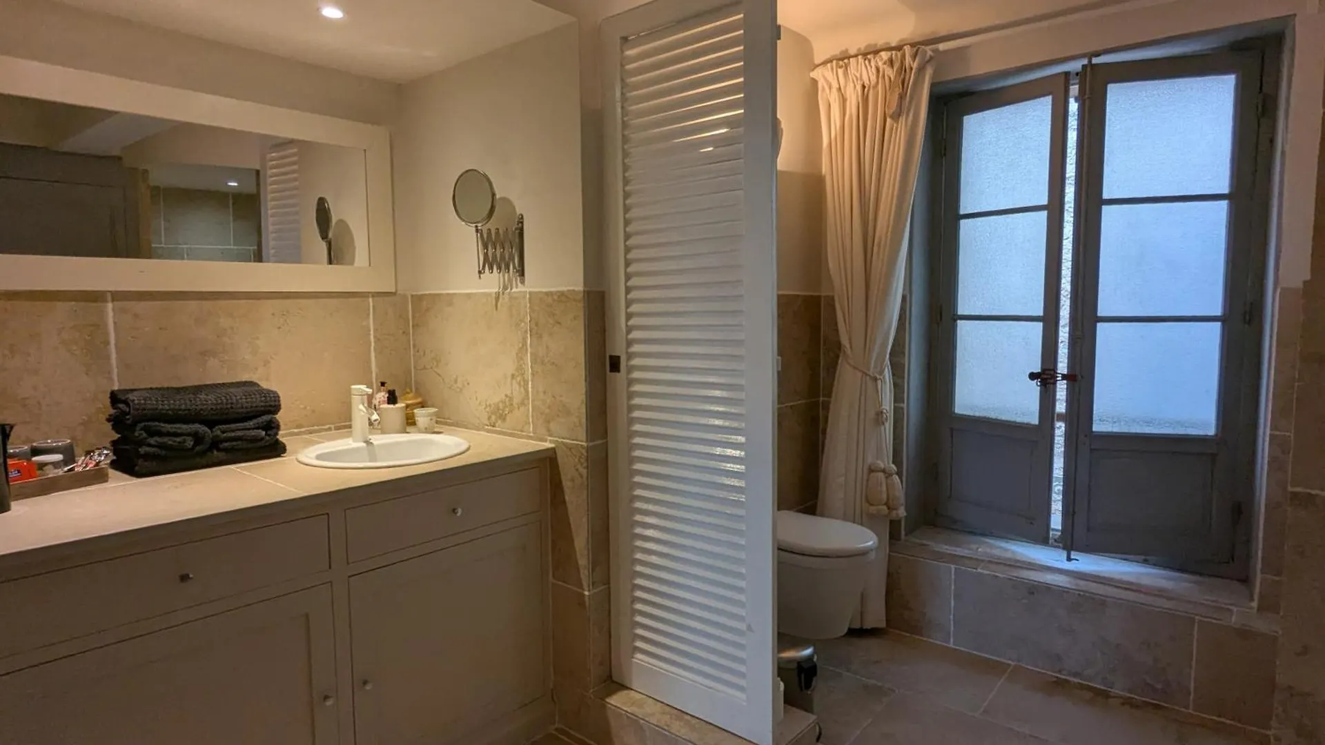 Les Chapeliers Bed & Breakfast Claviers
