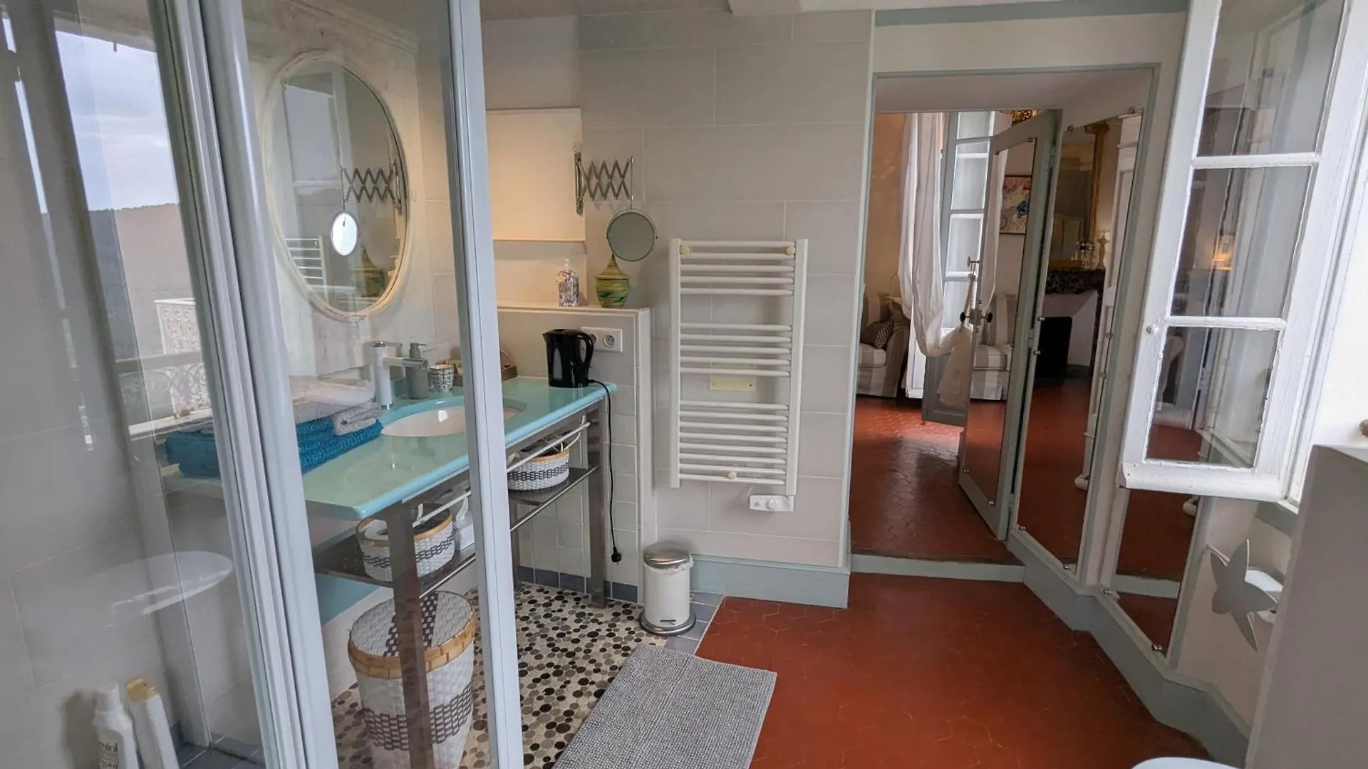 Les Chapeliers Bed & Breakfast Claviers