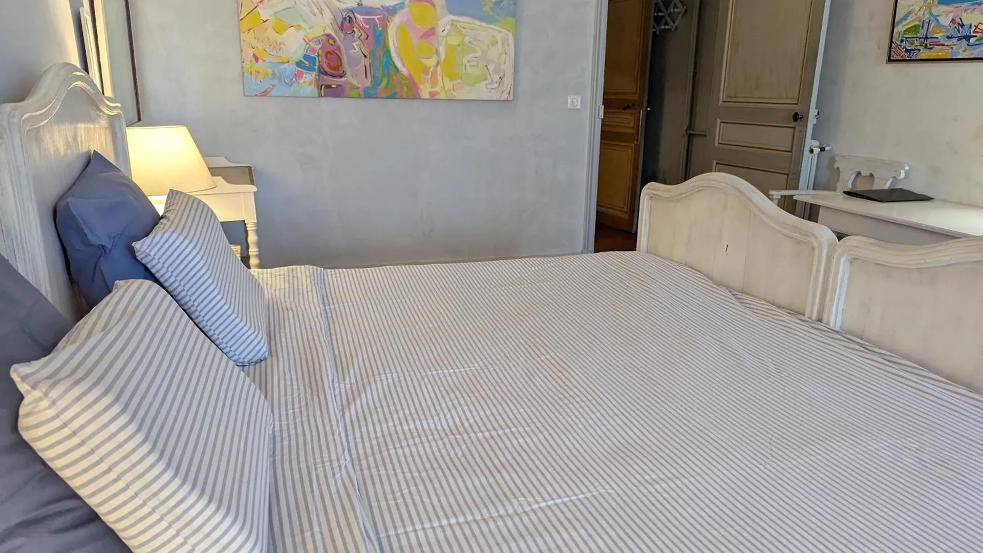 ***  Les Chapeliers Bed & Breakfast Claviers France