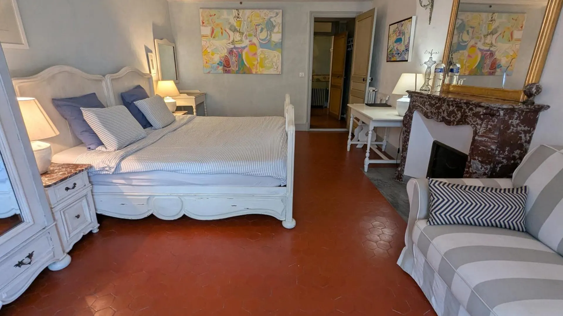 Les Chapeliers Bed & Breakfast Claviers 3*,