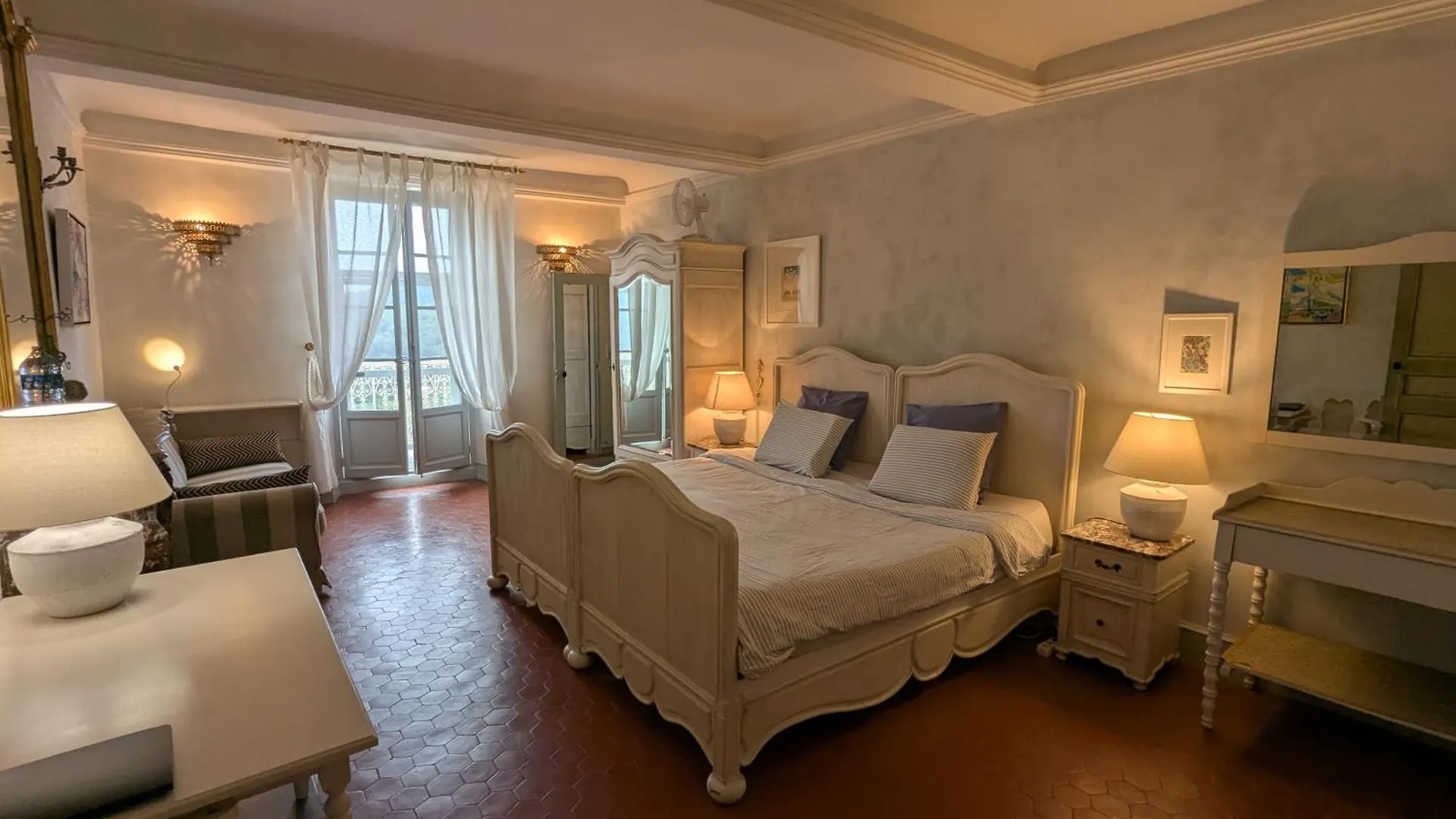 Les Chapeliers Bed & Breakfast Claviers