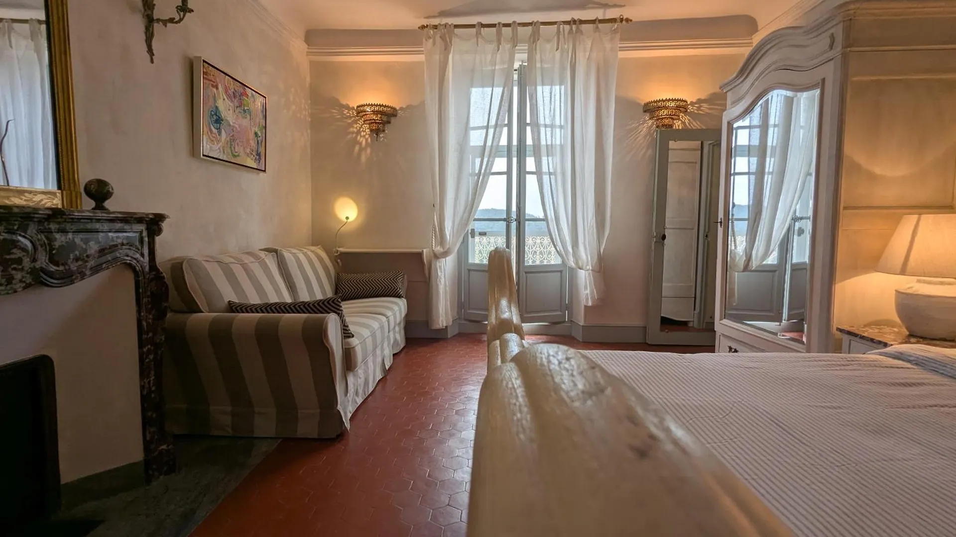 Les Chapeliers Bed & Breakfast Claviers