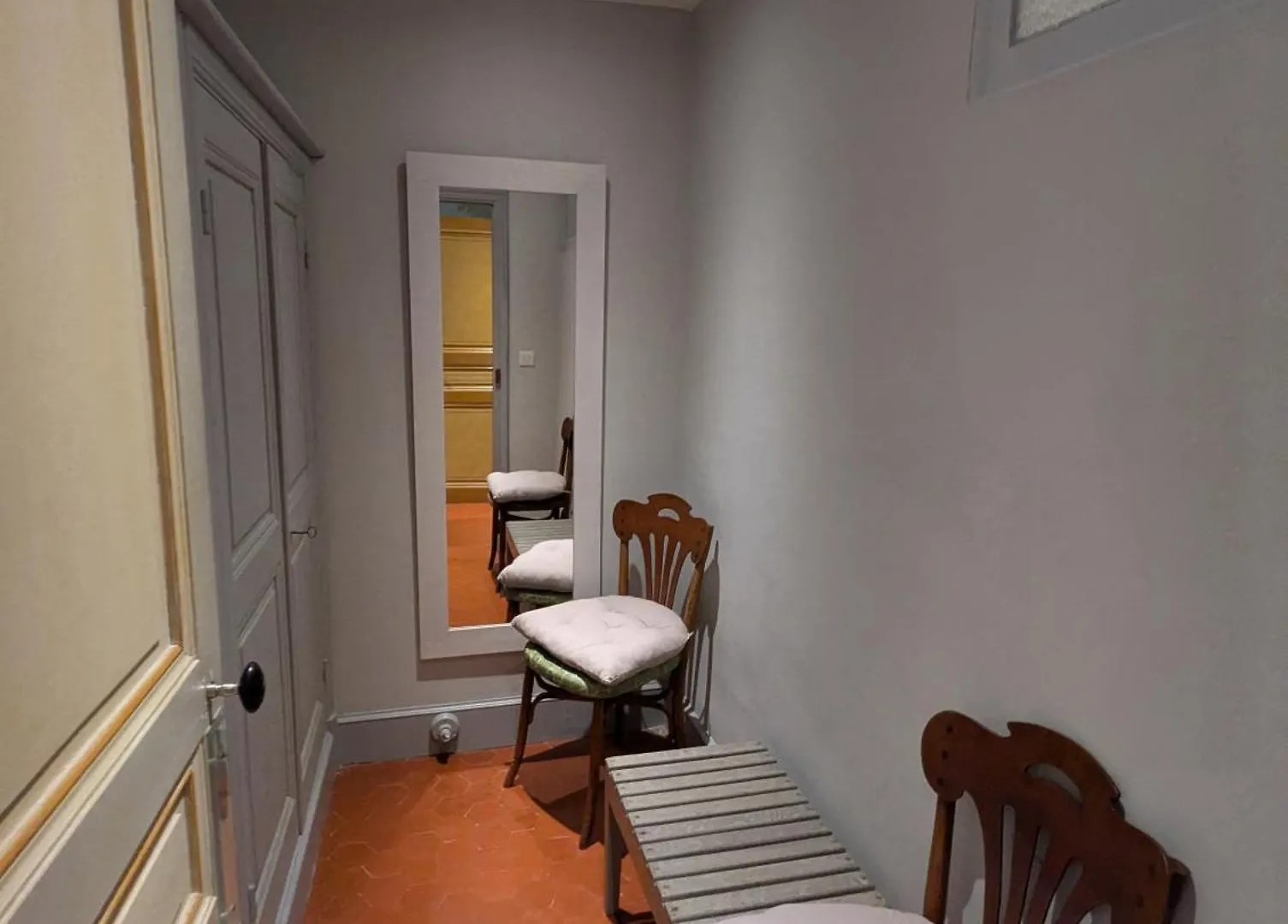 ***  Les Chapeliers Bed & Breakfast Claviers France