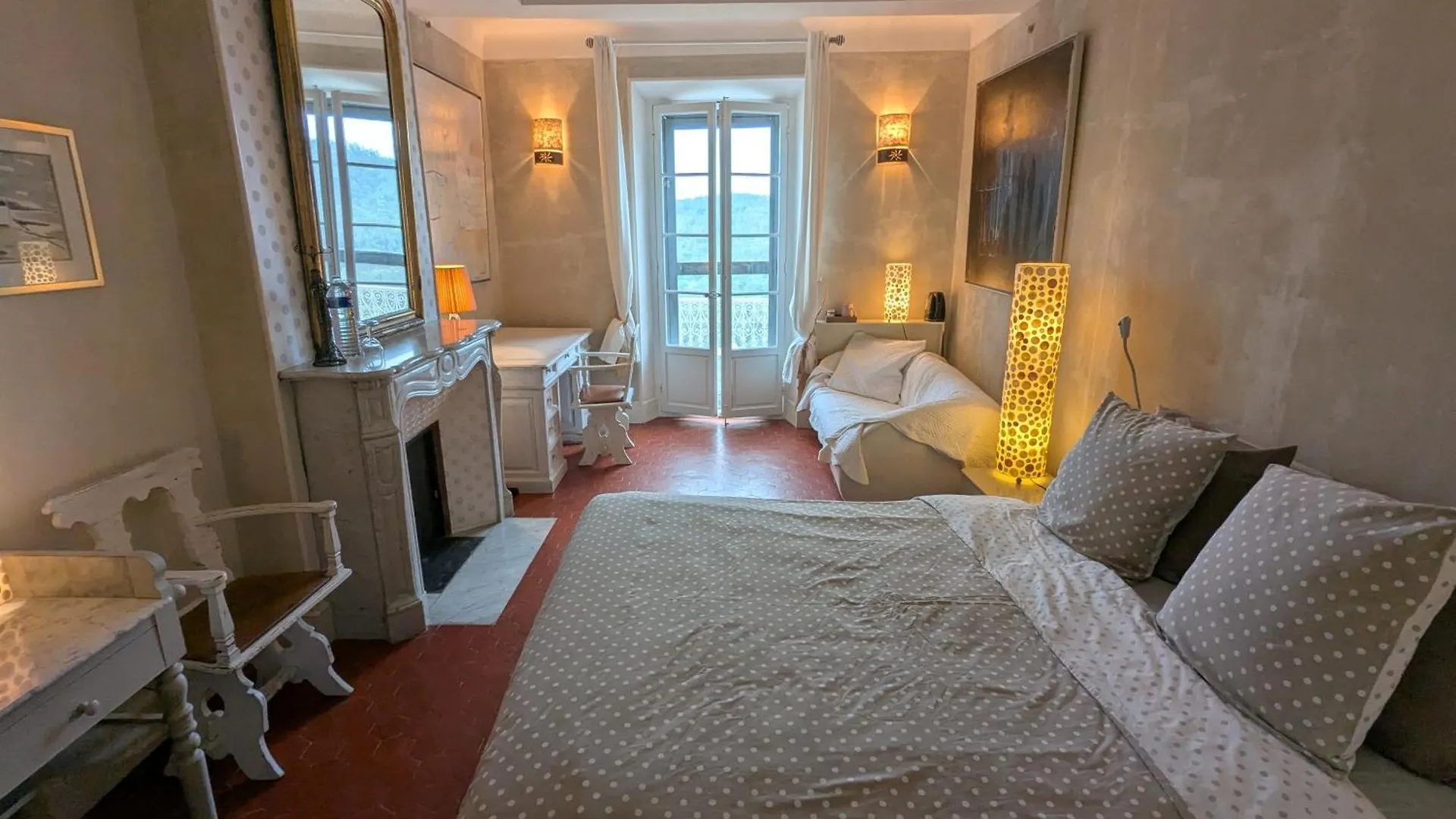 Les Chapeliers Bed & Breakfast Claviers France