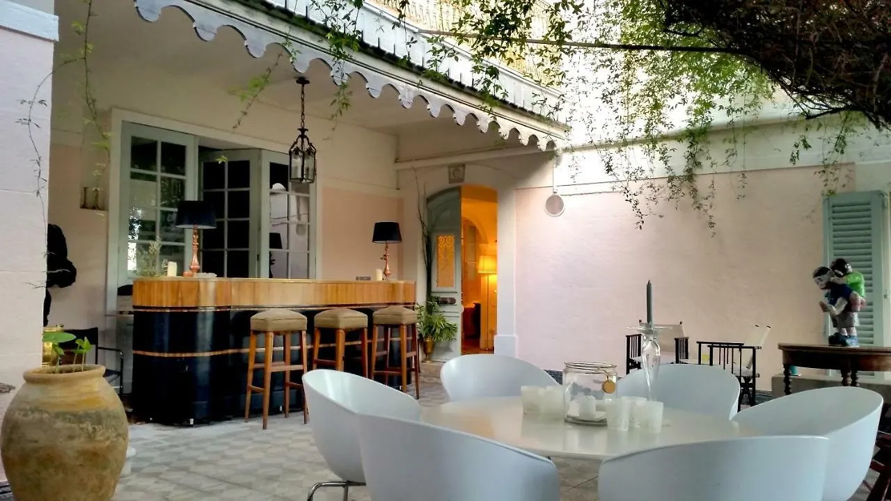 Les Chapeliers Bed & Breakfast Claviers